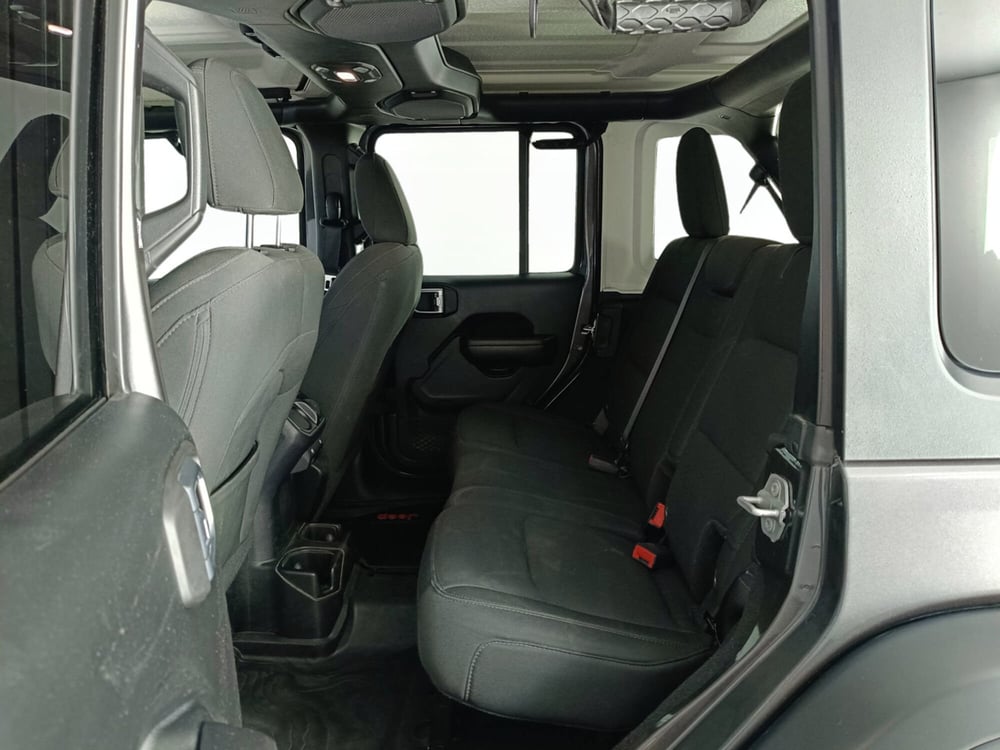 Jeep Wrangler Unlimited usata a Ascoli Piceno (9)