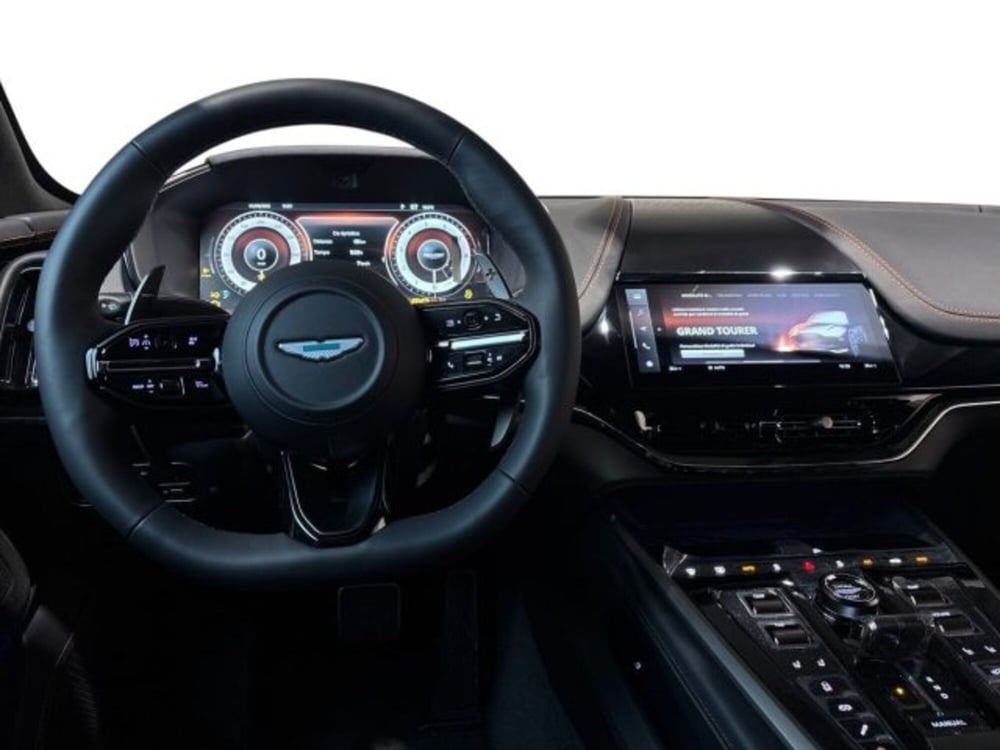 Aston Martin DBX nuova a Bologna (14)