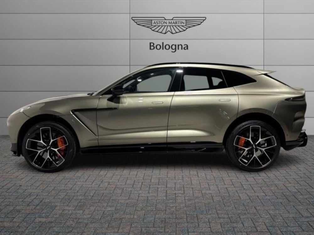 Aston Martin DBX nuova a Bologna (3)