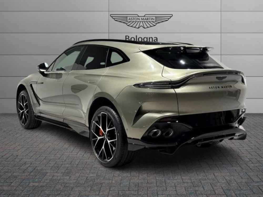 Aston Martin DBX nuova a Bologna (5)