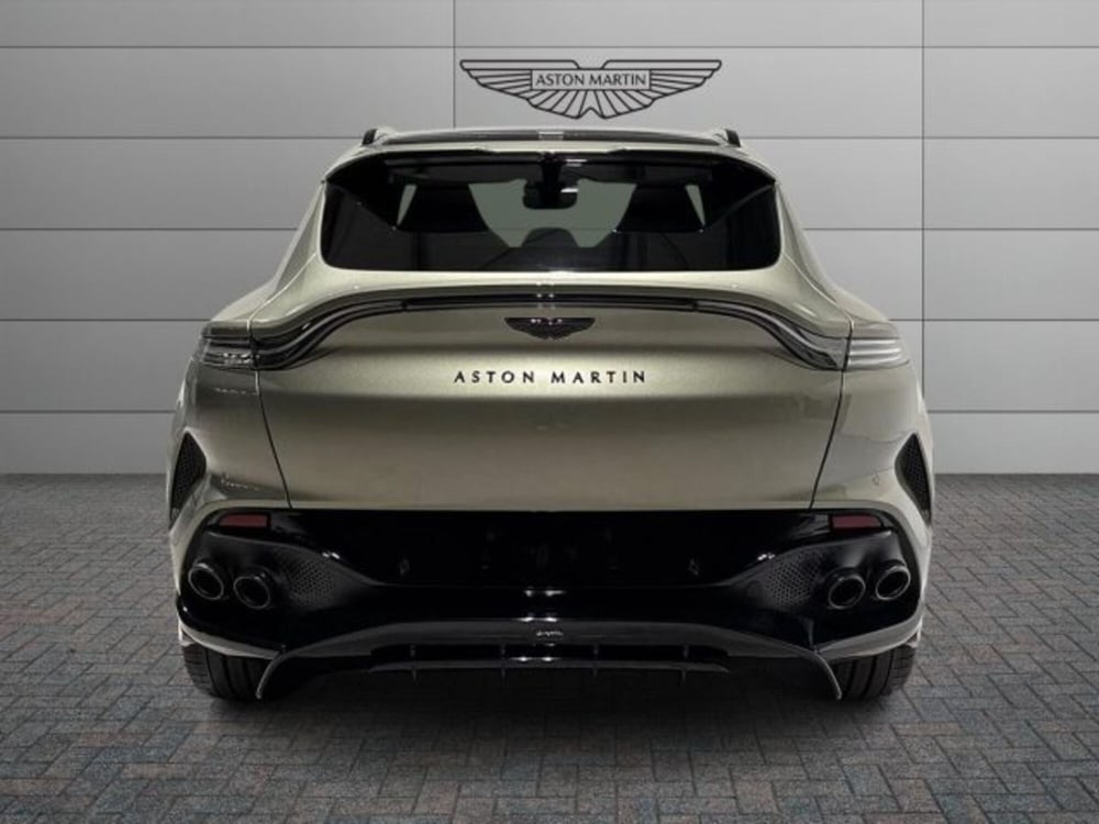 Aston Martin DBX nuova a Bologna (6)