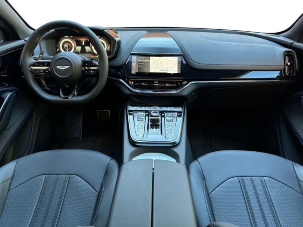 Aston Martin DBX usata a Bologna (13)