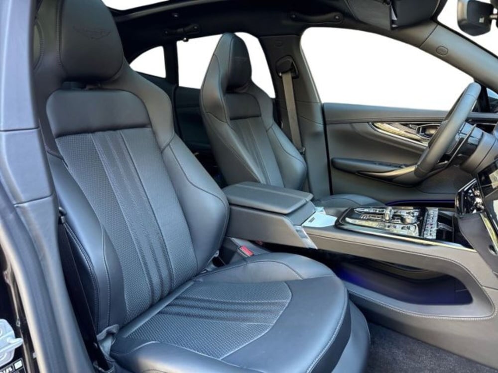 Aston Martin DBX usata a Bologna (16)