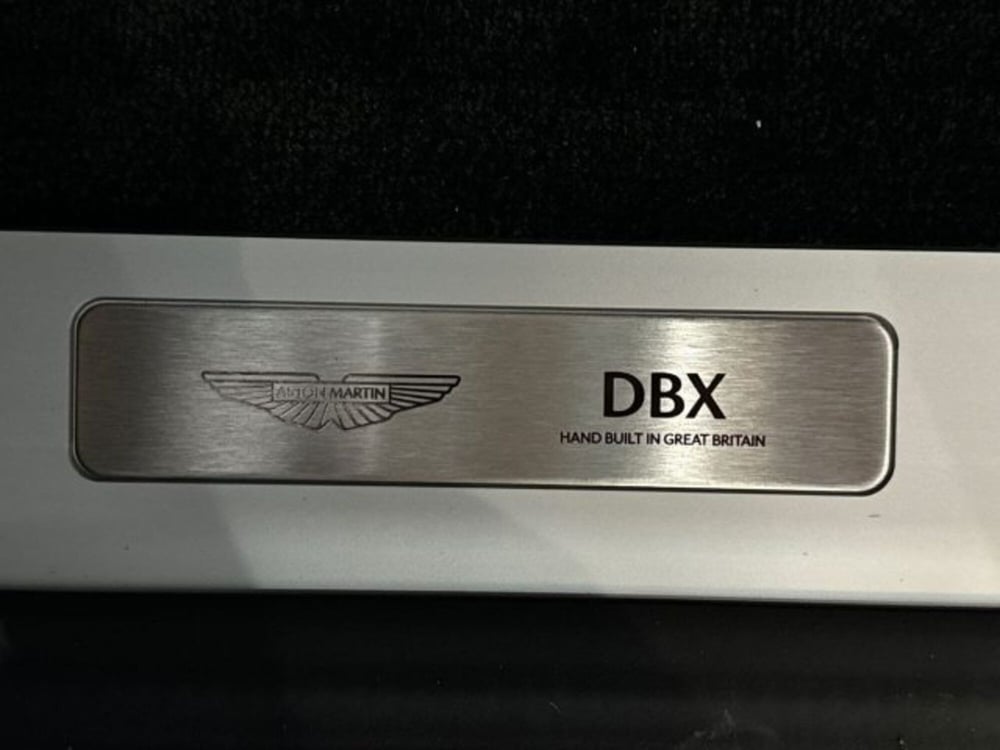 Aston Martin DBX usata a Bologna (18)