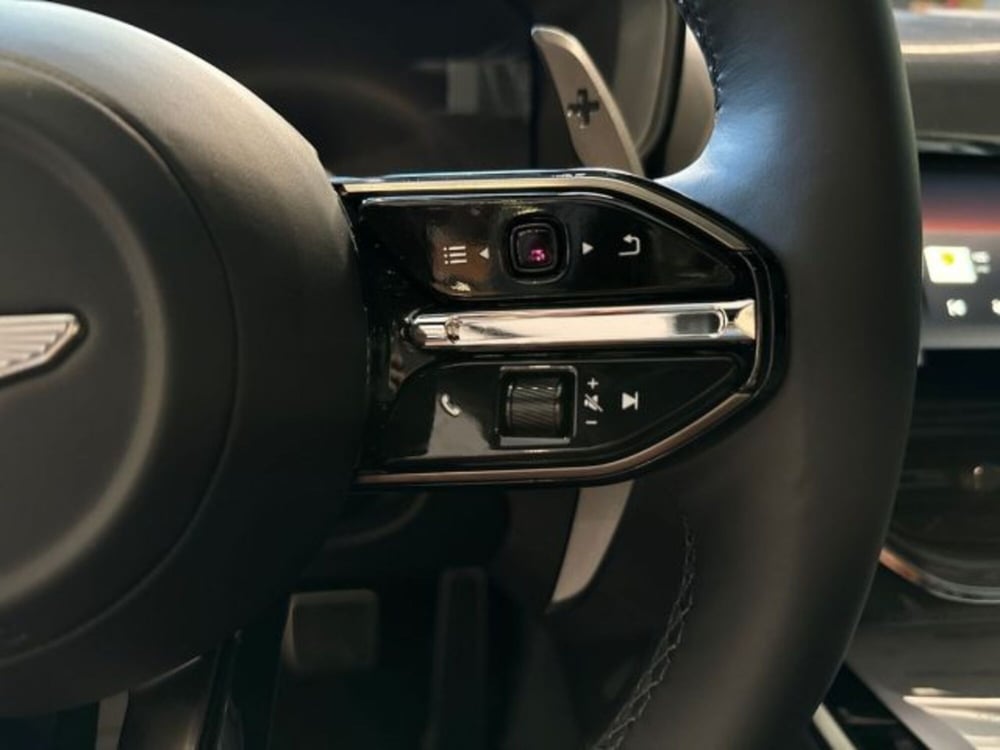 Aston Martin DBX usata a Bologna (20)