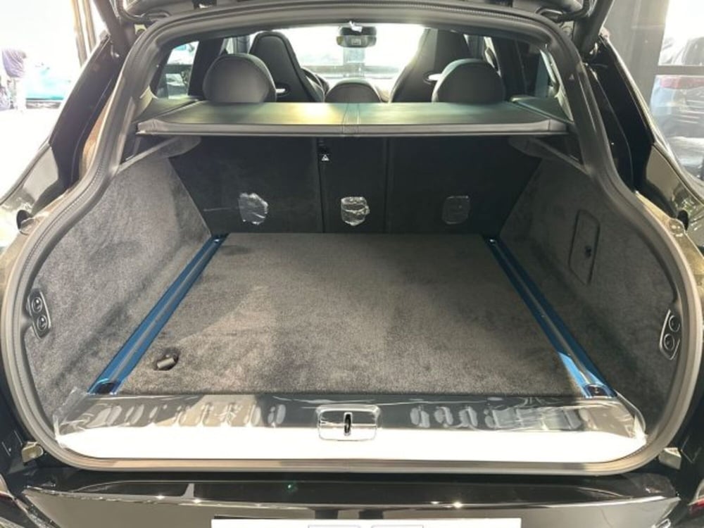 Aston Martin DBX usata a Bologna (7)