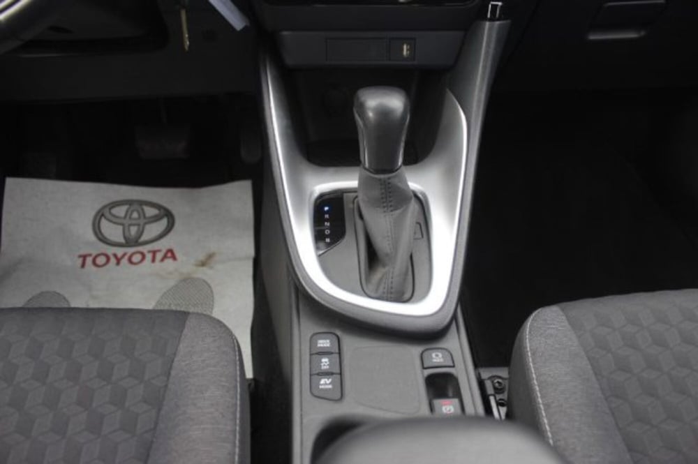 Toyota Yaris Cross usata a Roma (15)