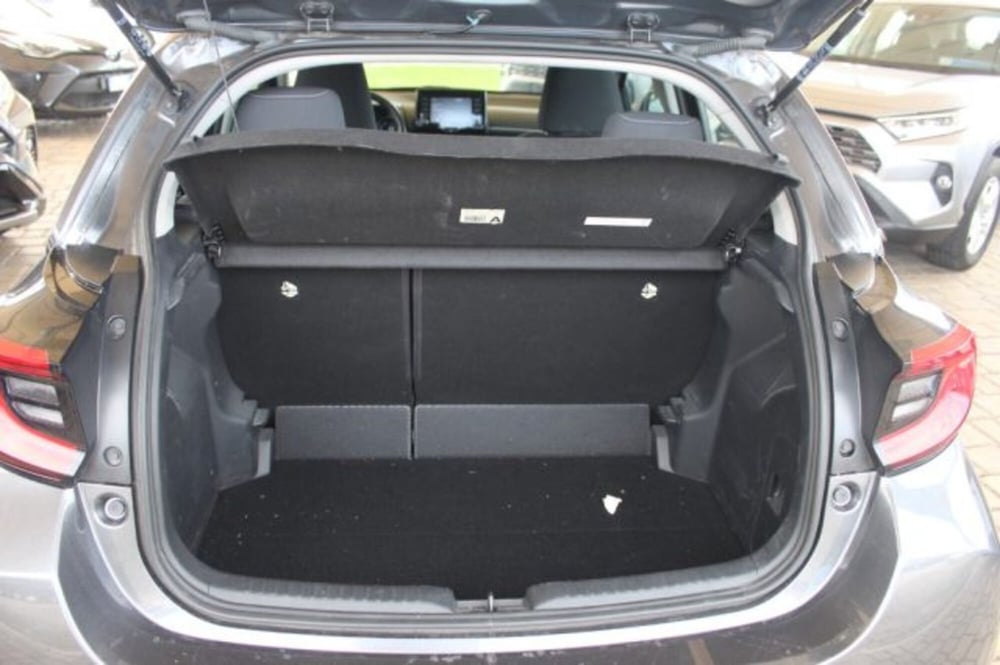 Toyota Yaris Cross usata a Roma (11)