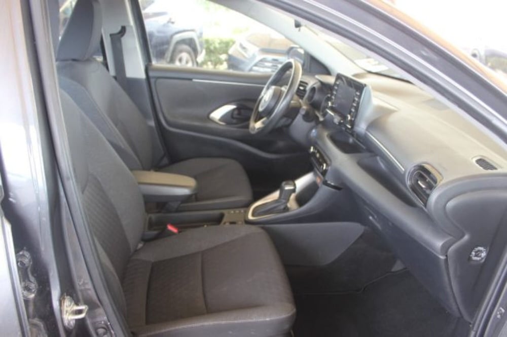 Toyota Yaris Cross usata a Roma (7)