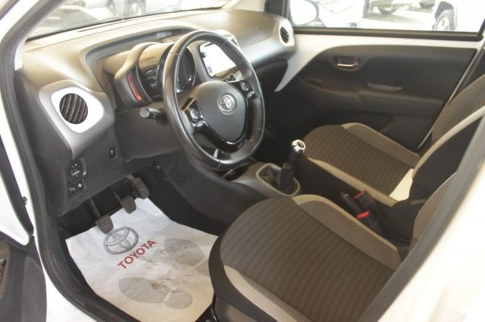 Toyota Aygo usata a Roma (12)