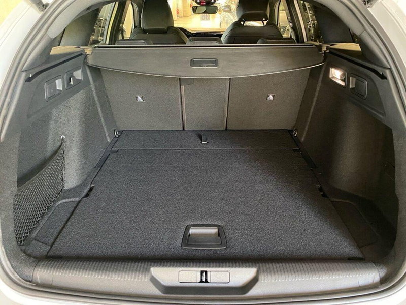 Peugeot 308 SW nuova a Torino (9)