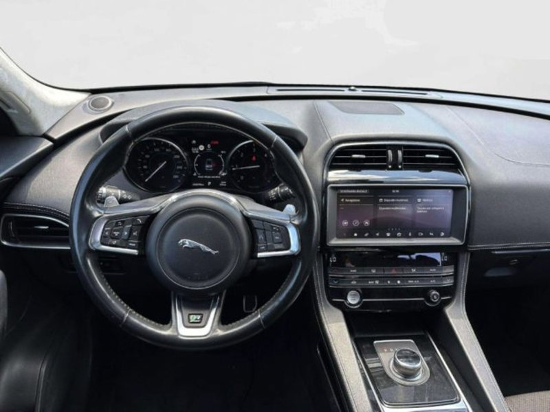 Jaguar F-Pace usata a Siena (10)