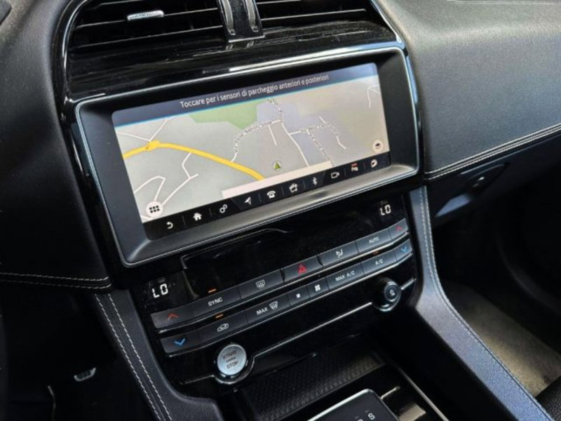 Jaguar F-Pace usata a Siena (13)