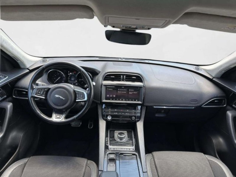 Jaguar F-Pace usata a Siena (4)