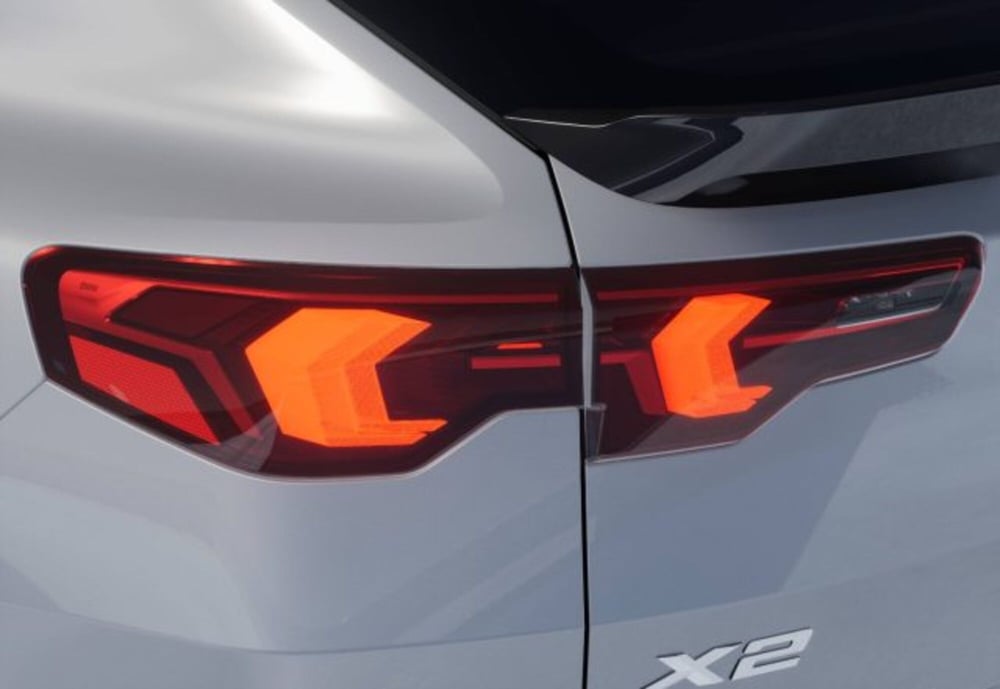 BMW X2 nuova a Modena (9)