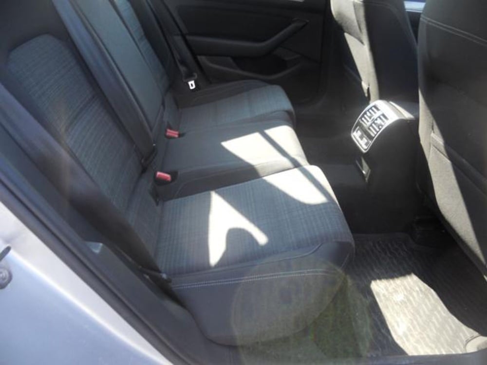 Volkswagen Passat Variant usata a Pisa (12)