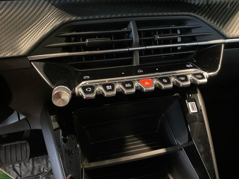 Peugeot 208 nuova a Torino (11)