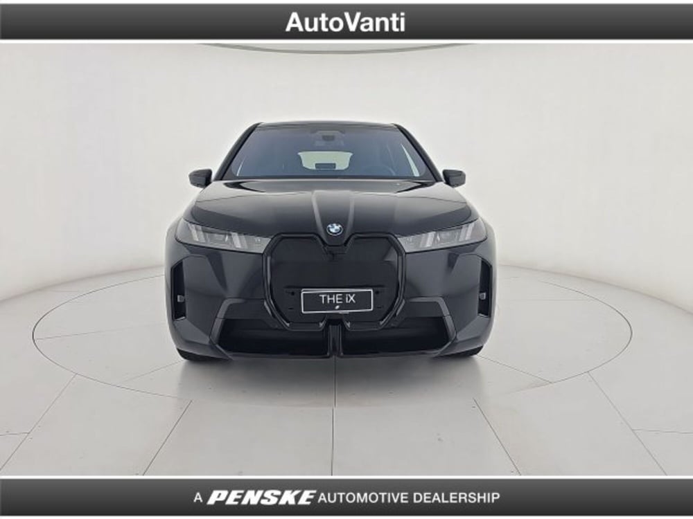 BMW iX usata a Bologna (8)