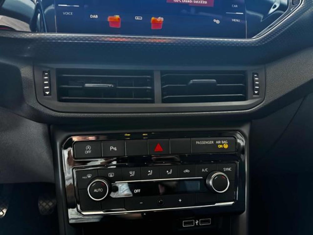 Volkswagen T-Cross usata a Sassari (17)