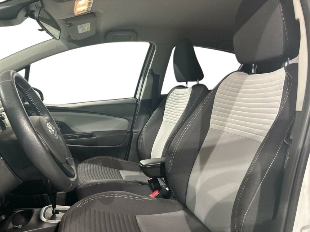Toyota Yaris usata a Lecco (11)