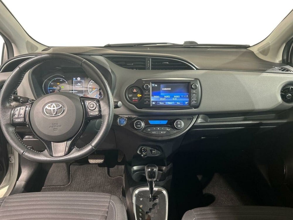 Toyota Yaris usata a Lecco (9)