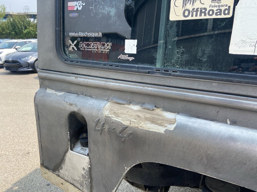Land Rover Defender usata a Piacenza (13)