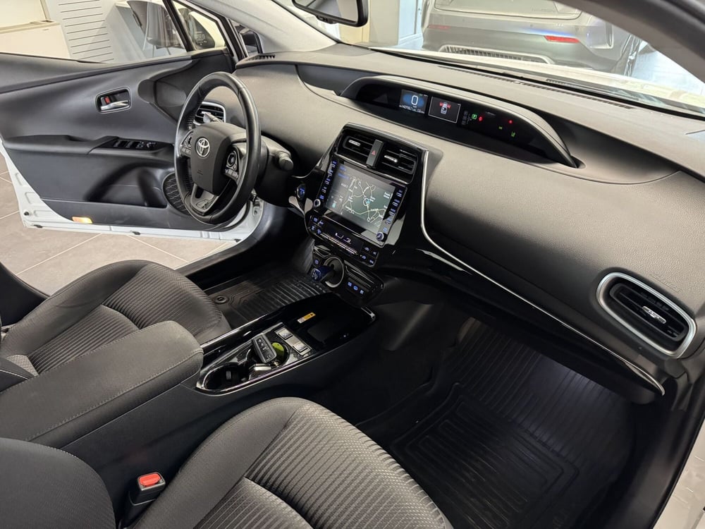 Toyota Prius Plug-in usata a Como (6)