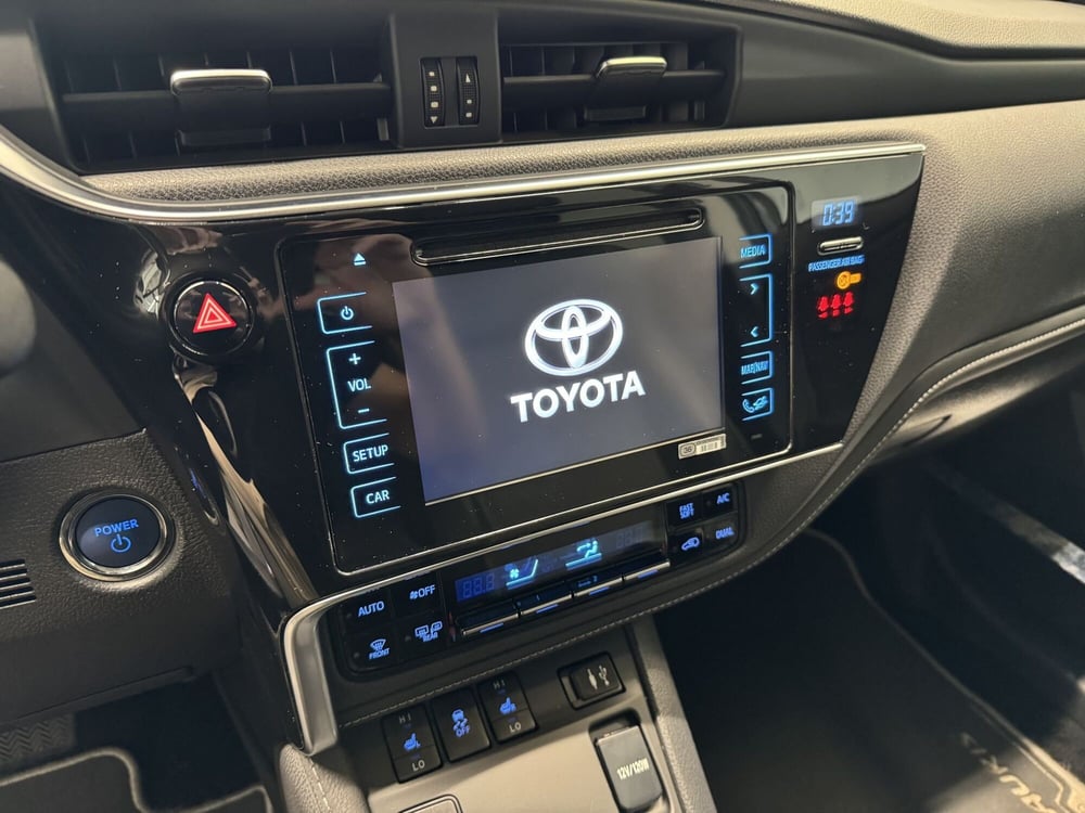 Toyota Auris Station Wagon usata a Como (13)