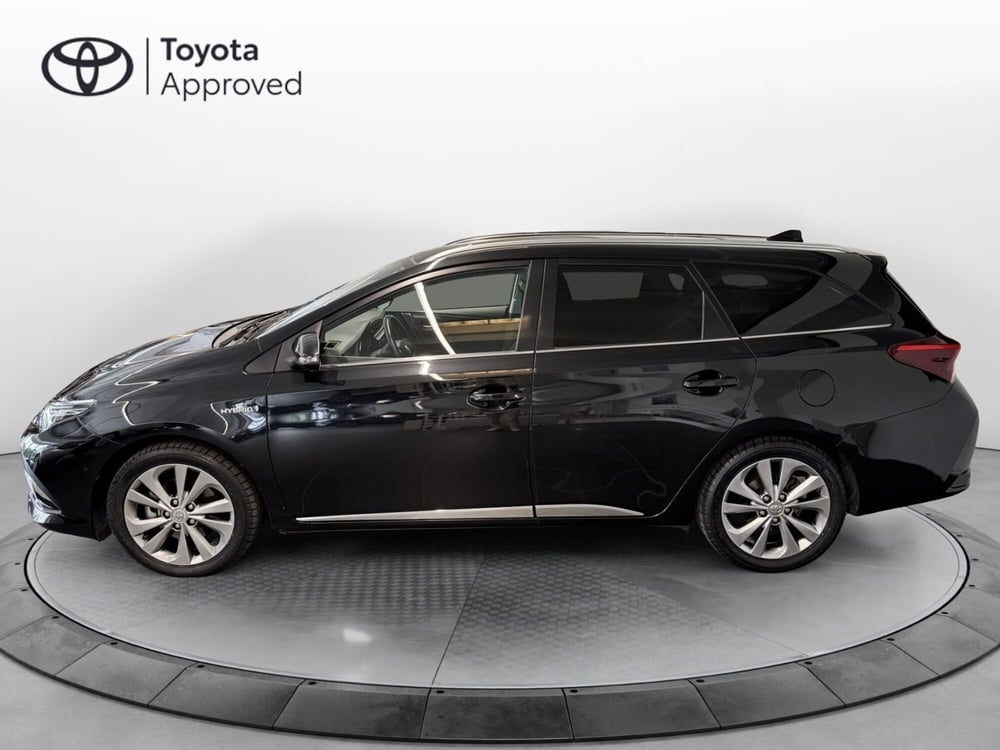 Toyota Auris Station Wagon usata a Como (4)