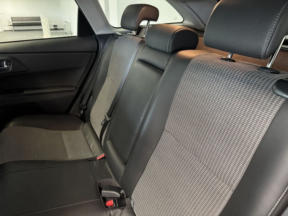 Toyota Auris Station Wagon usata a Como (6)