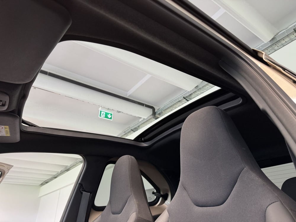 Toyota Aygo X usata a Como (13)