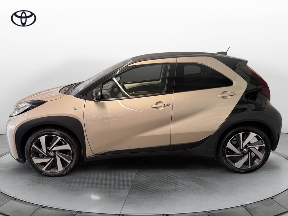 Toyota Aygo X usata a Como (3)