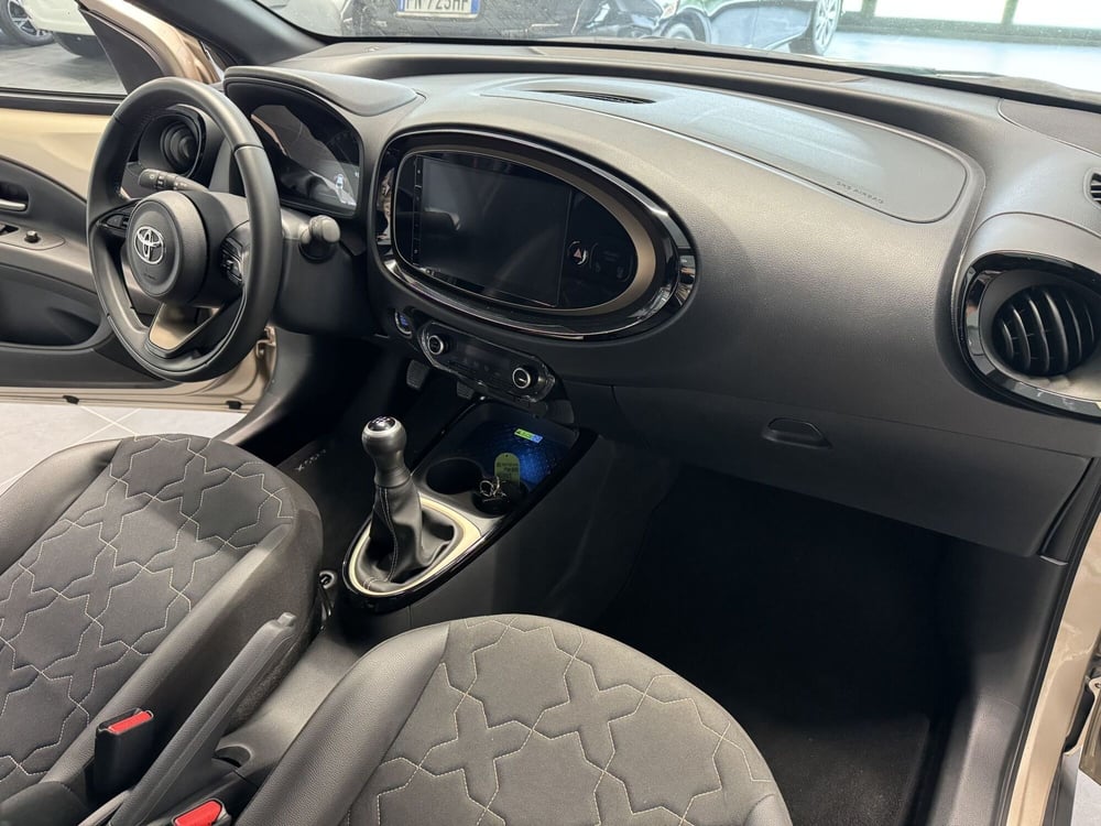 Toyota Aygo X usata a Como (5)