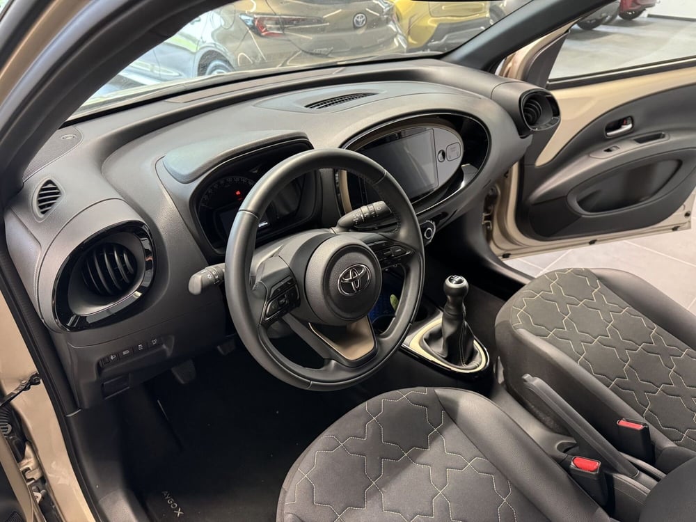 Toyota Aygo X usata a Como (9)