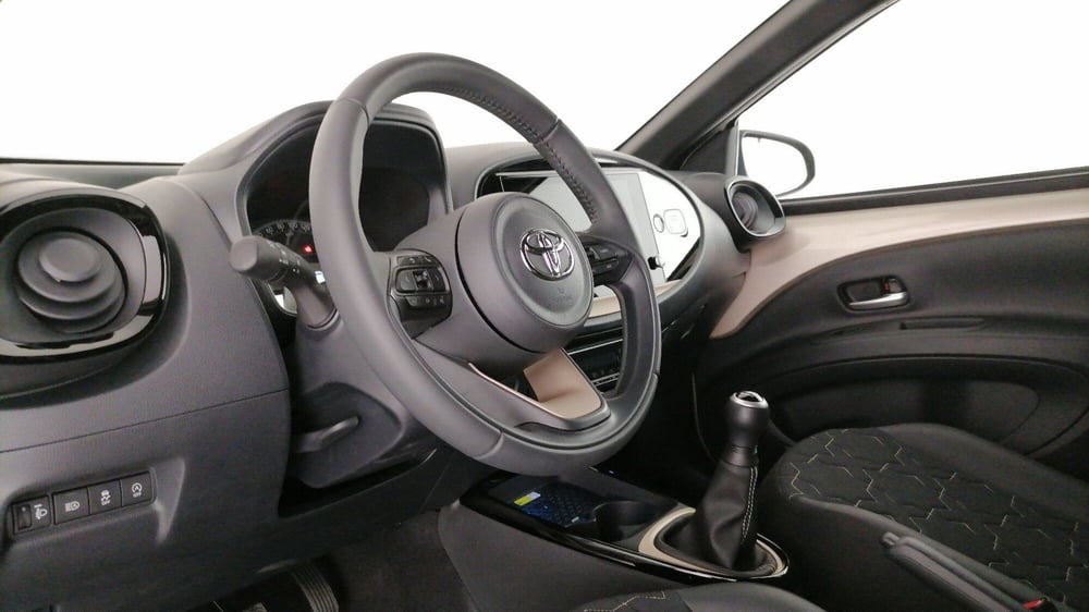 Toyota Aygo X usata a Roma (11)