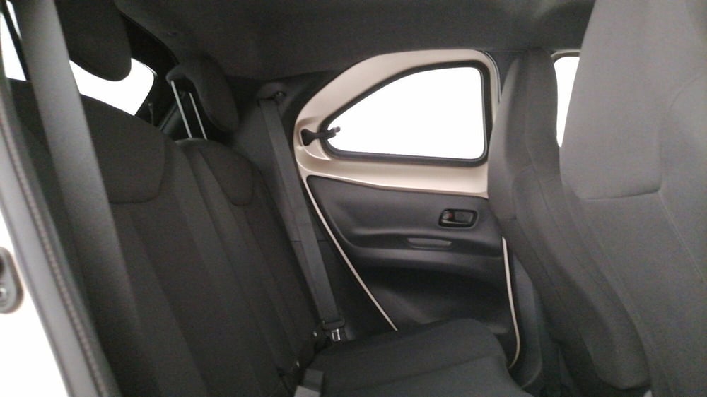 Toyota Aygo X usata a Roma (8)