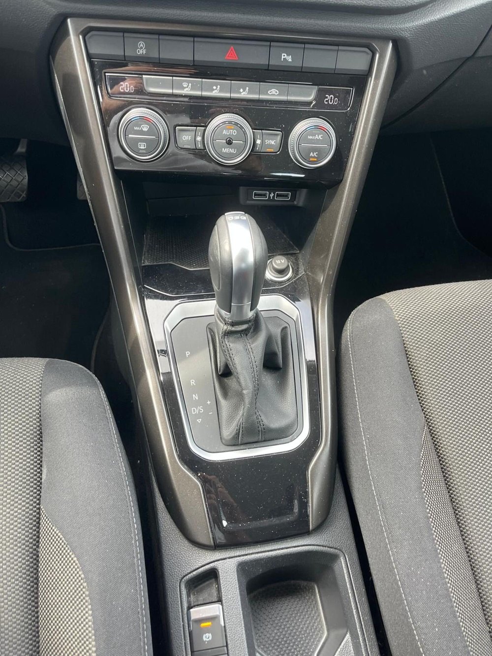 Volkswagen T-Roc usata a Milano (18)