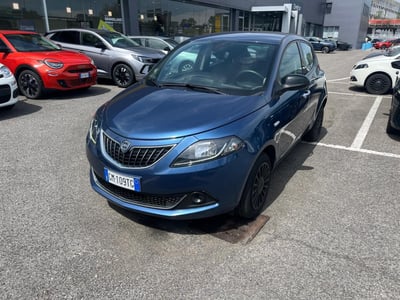 Lancia Ypsilon 1.0 FireFly 5 porte S&amp;S Hybrid Ecochic Silver del 2023 usata a Milano