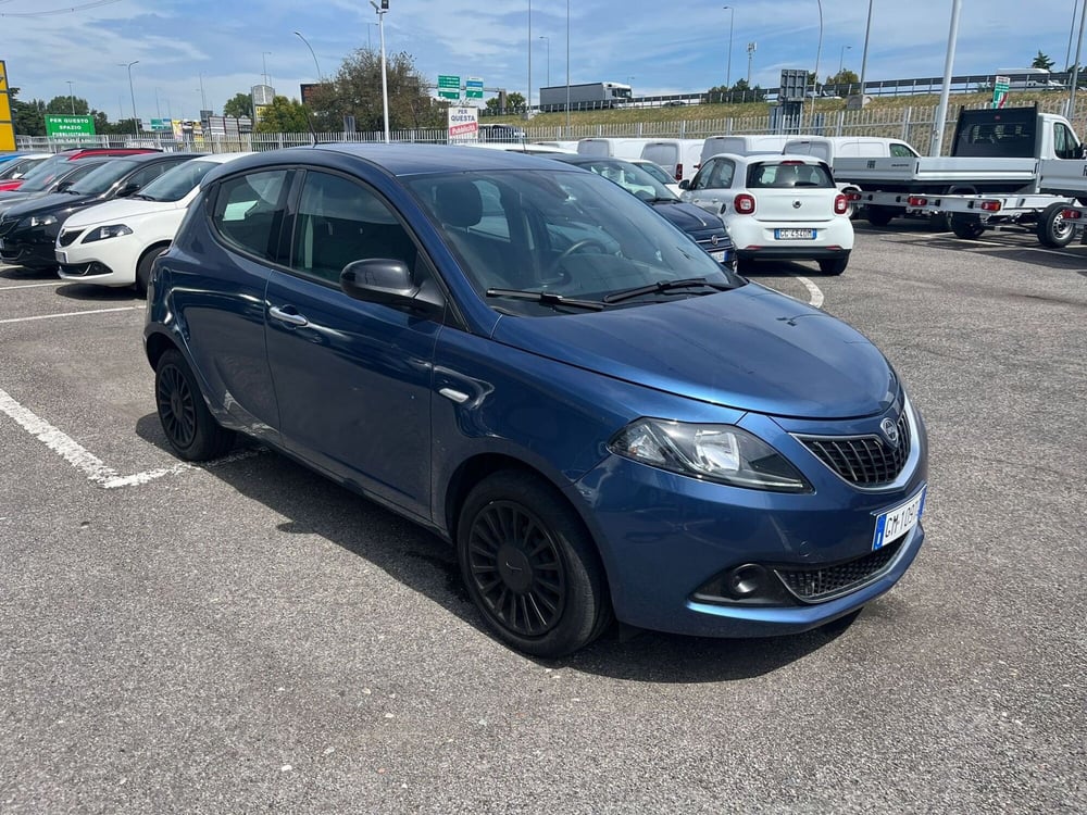 Lancia Ypsilon usata a Milano (3)