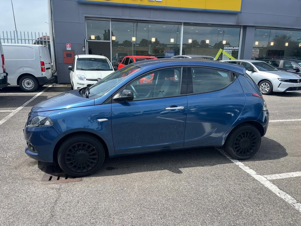 Lancia Ypsilon usata a Milano (4)