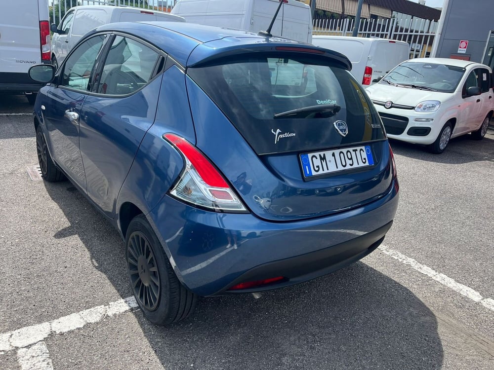 Lancia Ypsilon usata a Milano (6)
