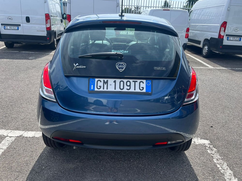 Lancia Ypsilon usata a Milano (8)