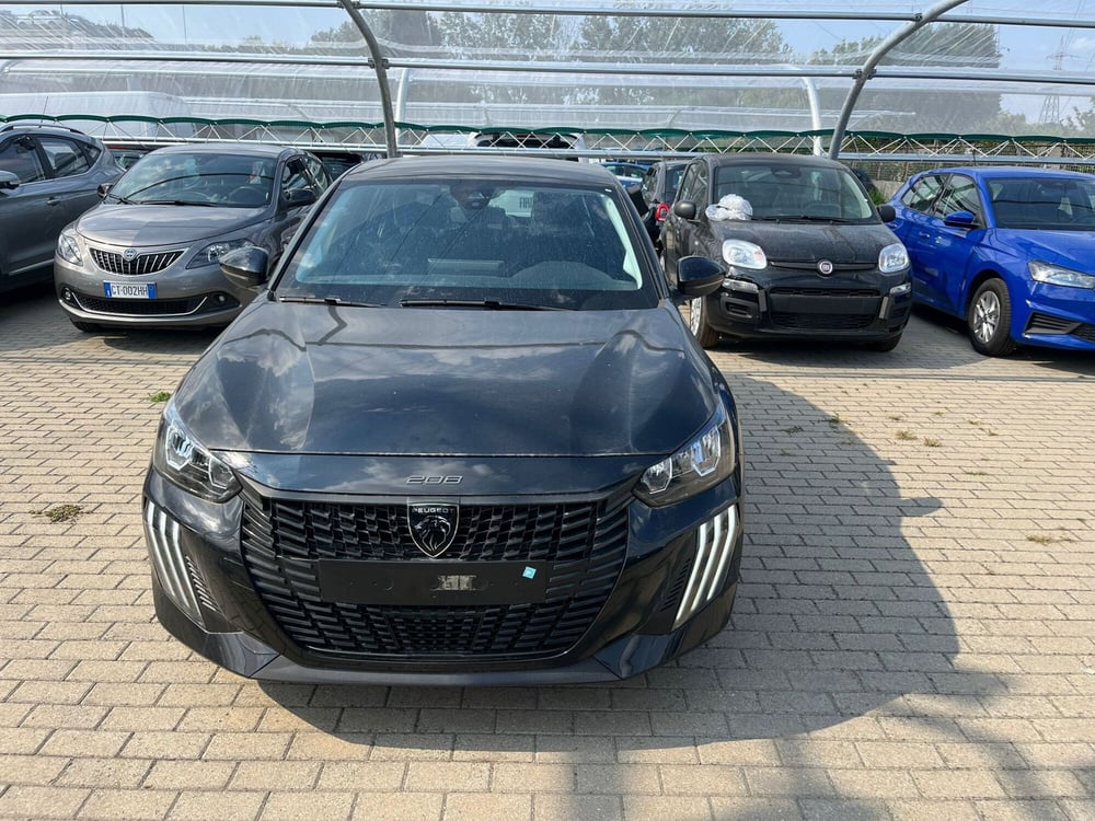Peugeot 208 nuova a Milano