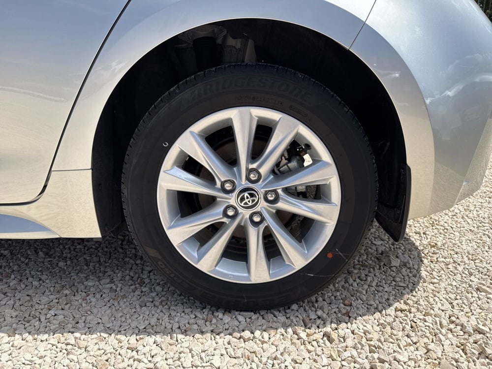 Toyota Corolla nuova a Ragusa (5)