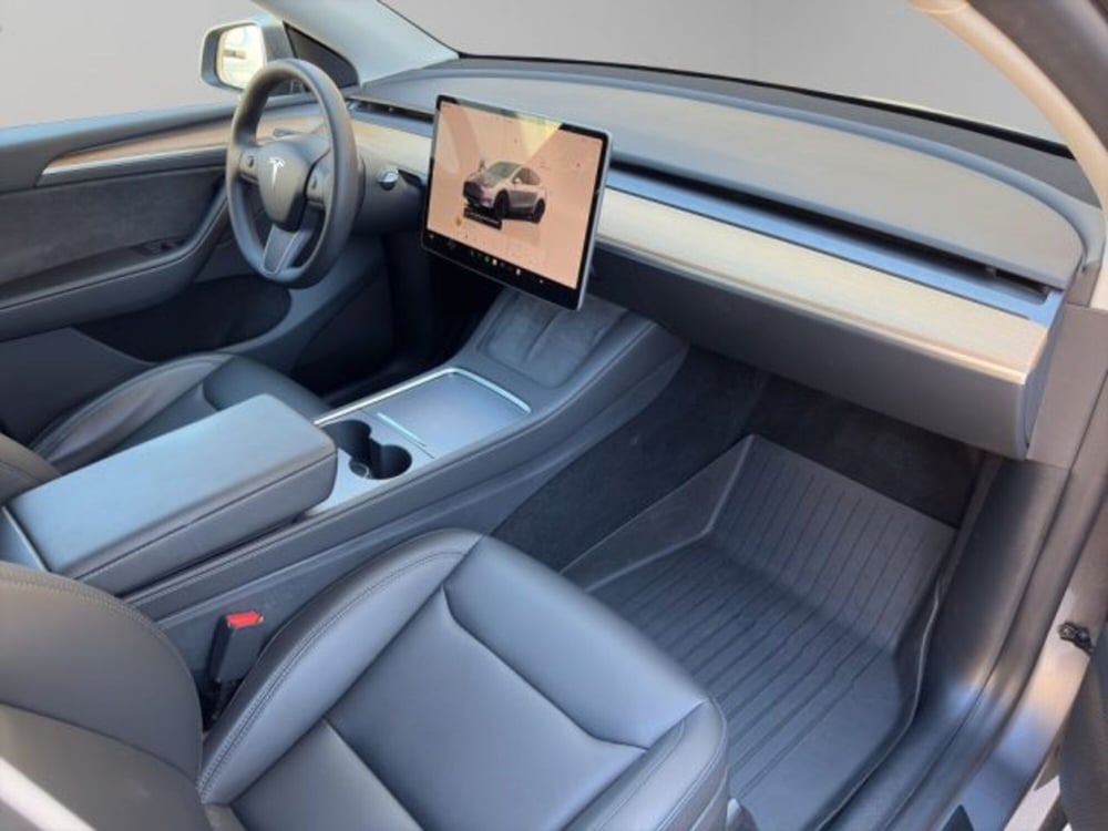 Tesla Model Y usata a Perugia (17)