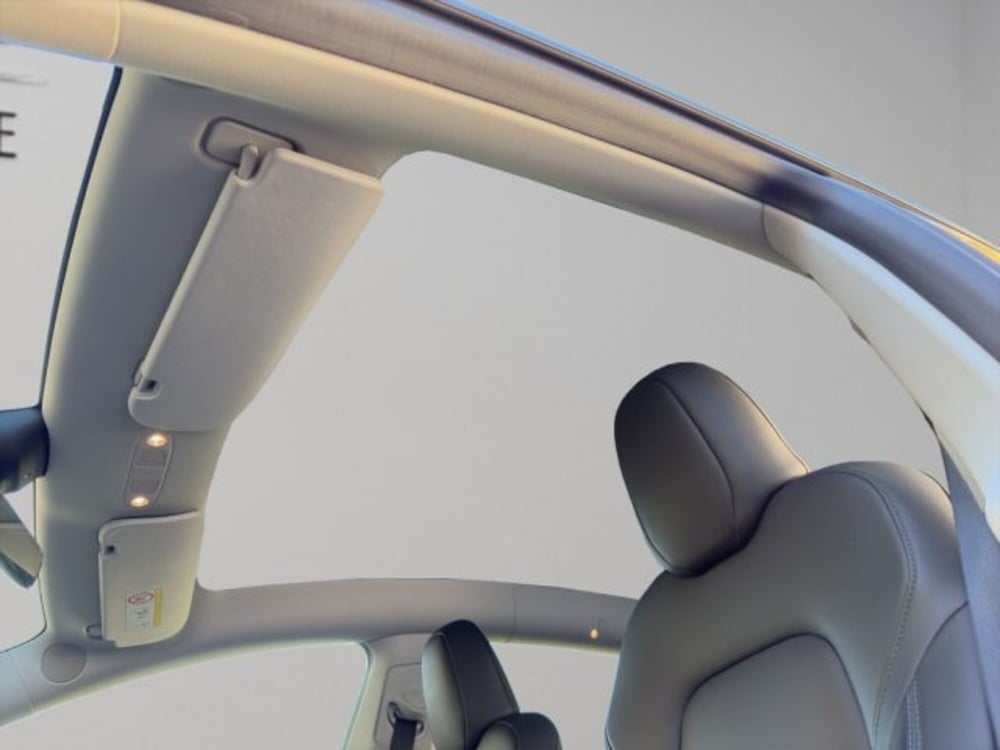 Tesla Model Y usata a Perugia (20)