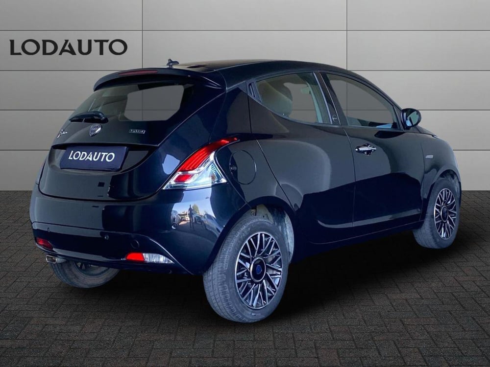 Lancia Ypsilon usata a Bergamo (2)