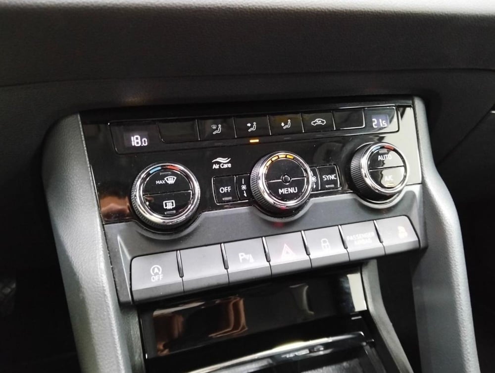 Skoda Karoq usata a Como (17)