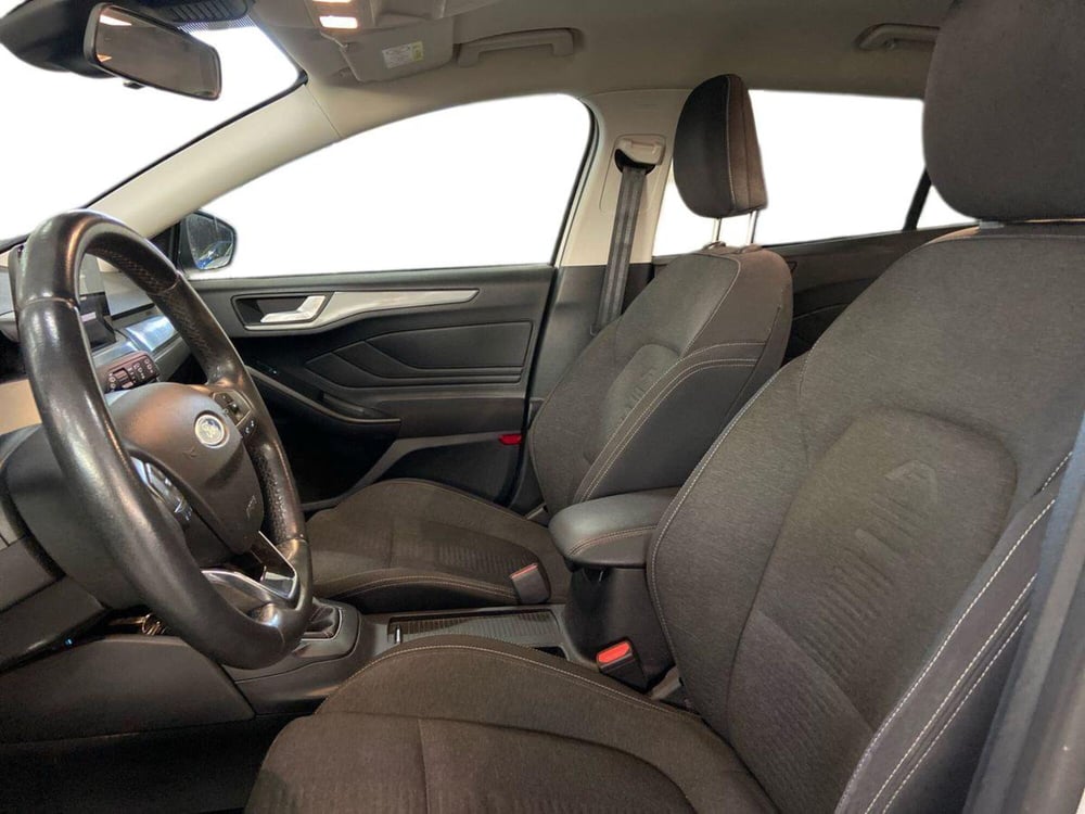 Ford Focus Station Wagon usata a Bari (17)
