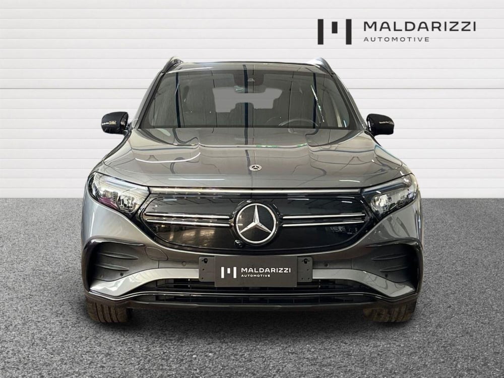 Mercedes-Benz EQB usata a Bari (12)